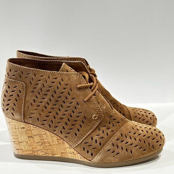 Toms perforated leaf booties suede leather lace up cork wedge size 8M EUC - Picture 1 of 7